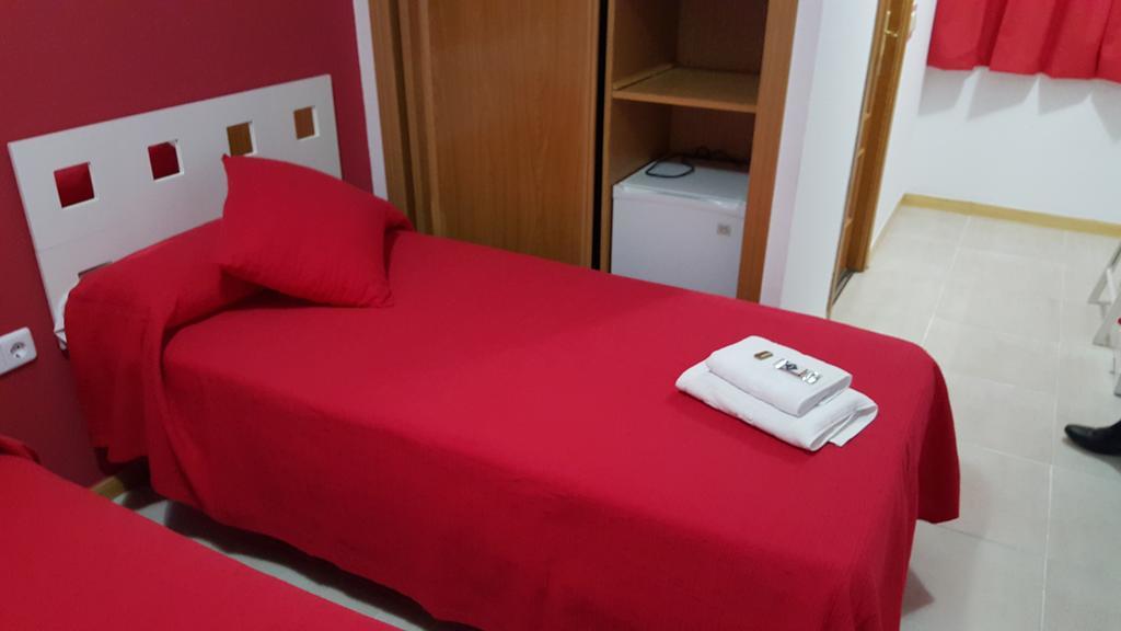 Hostal El Parque San Martín de la Vega Exterior foto