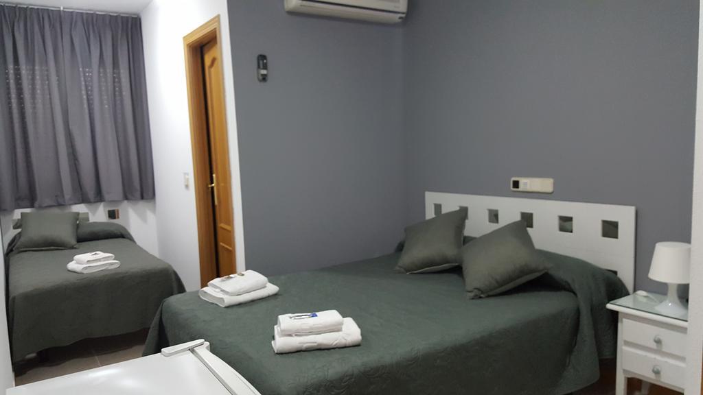 Hostal El Parque San Martín de la Vega Exterior foto