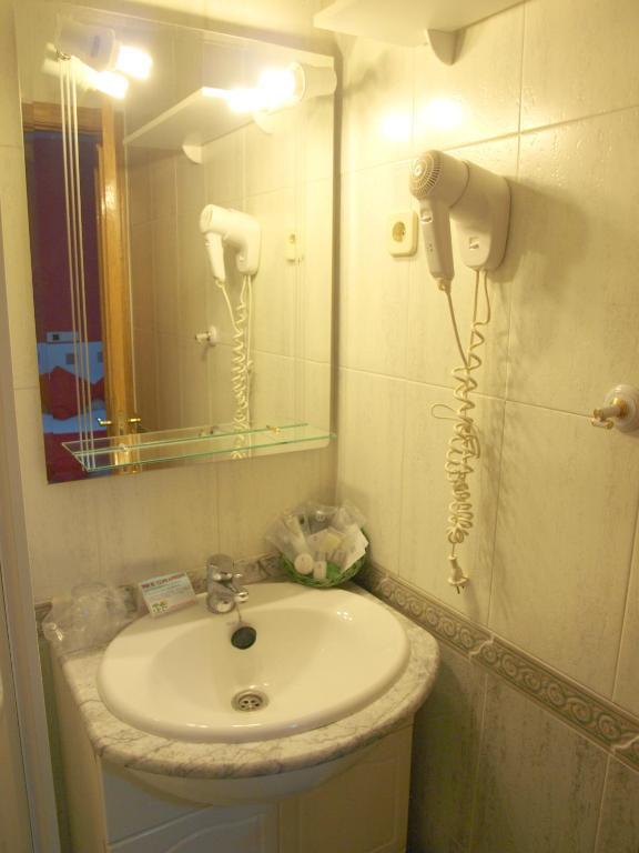 Hostal El Parque San Martín de la Vega Exterior foto
